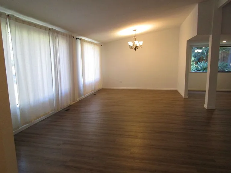 1009 Chippewa St — Photo 3