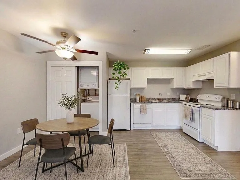 Hill Country Apartments — Photo 30