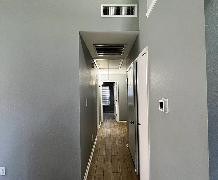 2504 Liberty Ln — Photo 11