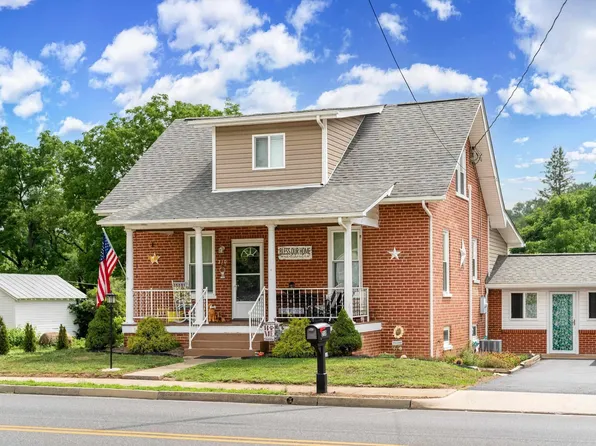 210 Draft Ave, Stuarts Draft, VA 24477