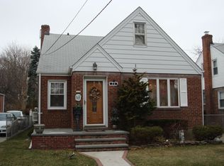 73 Marshall Ave, Lynbrook, NY 11563