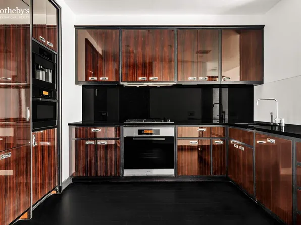 157 West 57th Street image 3 of 15