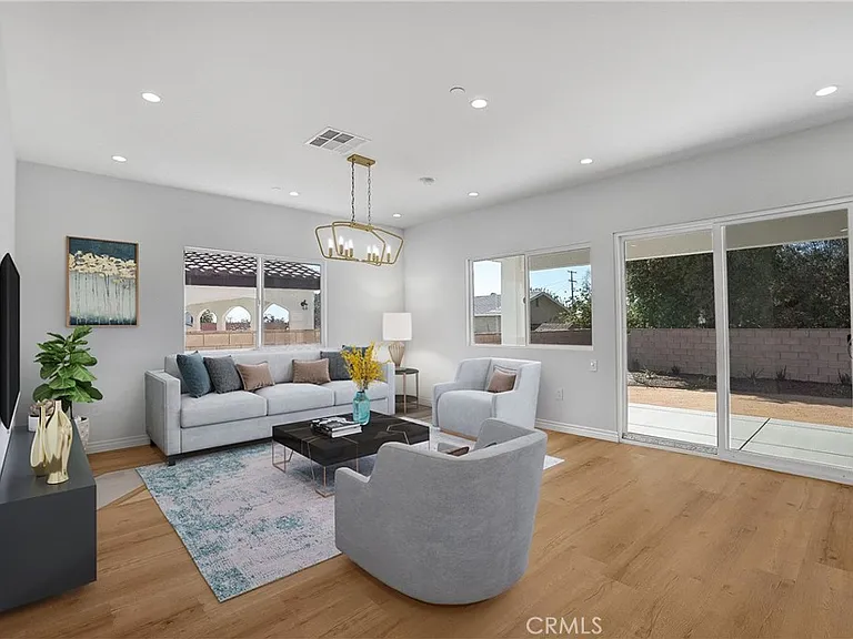 451 Hervey Ave — Photo 7