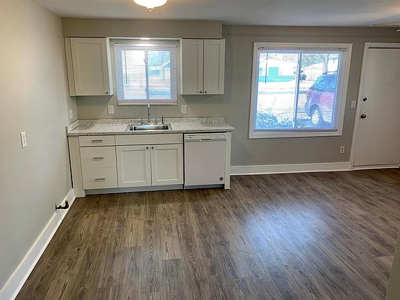 4th image of 409 S Hamilton St #1