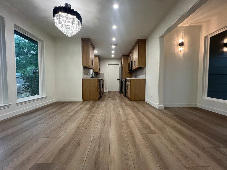 601 N Riverside Dr — Photo 11