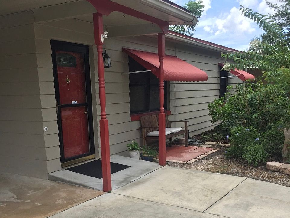2nd image of 421 Kentia Rd
