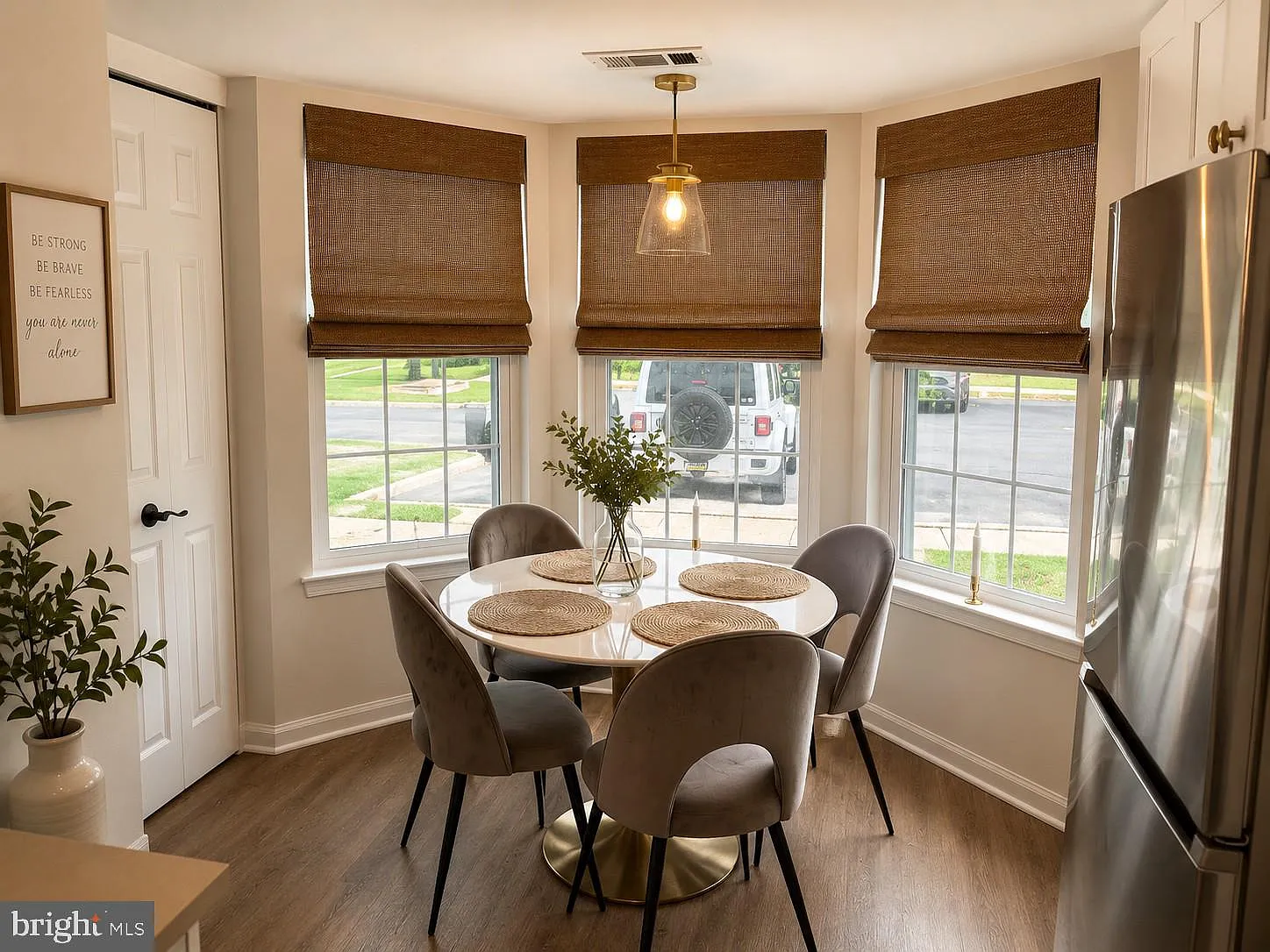 3 bed, 2.5 bath, 1352 sqft, $2,995 — Photo 4