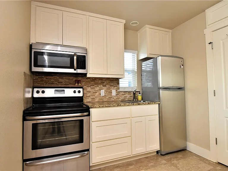 1306 Walnut Ave #B — Photo 5