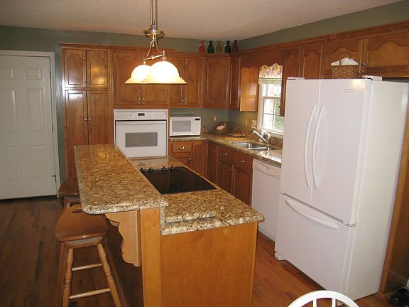 5th image of 4213 Windsor Ct