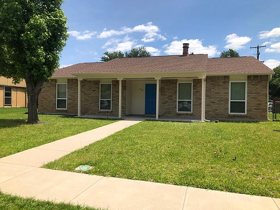 2nd image of 409 Sandy Knoll Dr