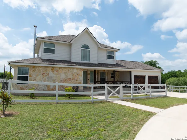 120 Private Road 4703, Castroville, TX 78009