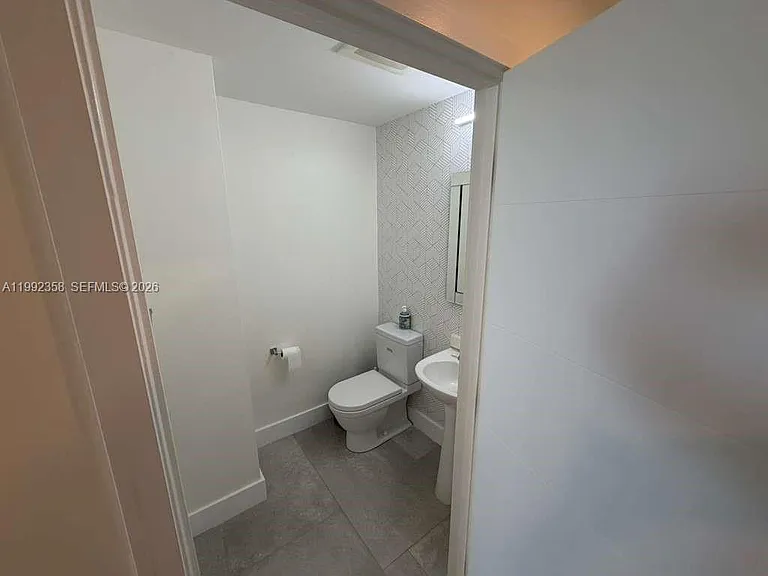 3330 NE 190th St #710 — Photo 16