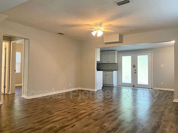 5th image of 8105 N 12th St
