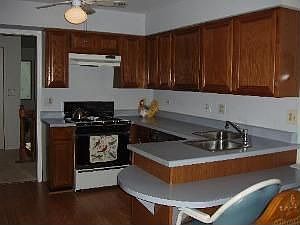 3rd image of 1625 Courtland Dr