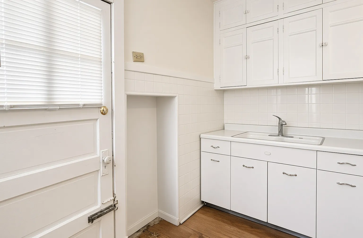 Studio, 1.0 bath, $1,500 — Photo 4