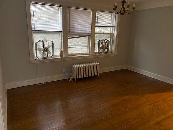 5th image of 4507 N Rockwell St #2