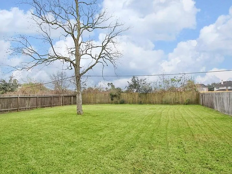 5815 Heather St — Photo 11