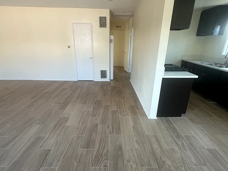 2920 W 141st St #5 — Photo 6