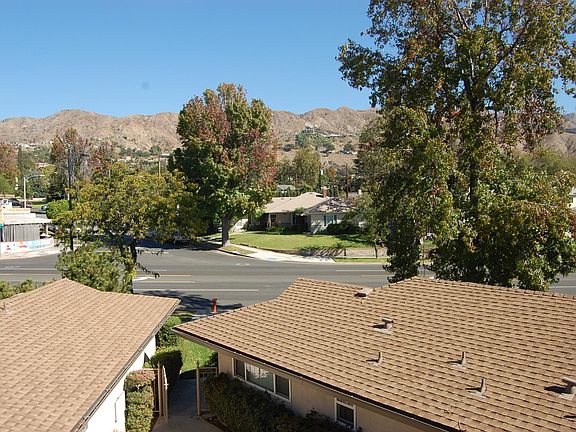 2nd image of 2601 N Glenoaks Blvd