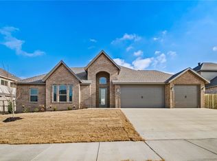 1210 Fierce Ln, Centerton, AR 72719
