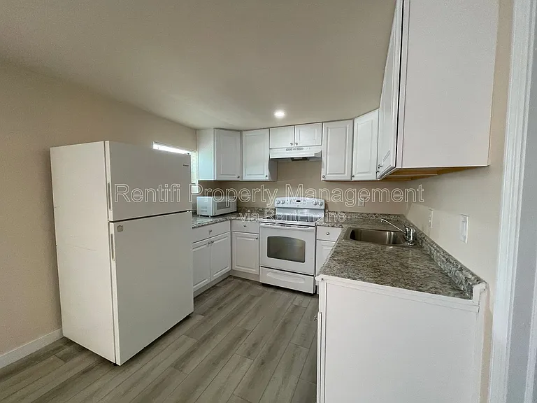 101 3rd St #2 — Photo 5