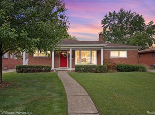 14237 Lyons St, Livonia, MI 48154