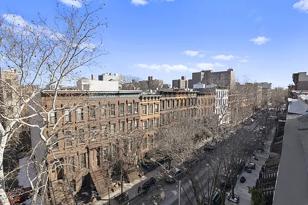 Rented by HomeDax Real Estate | media 18