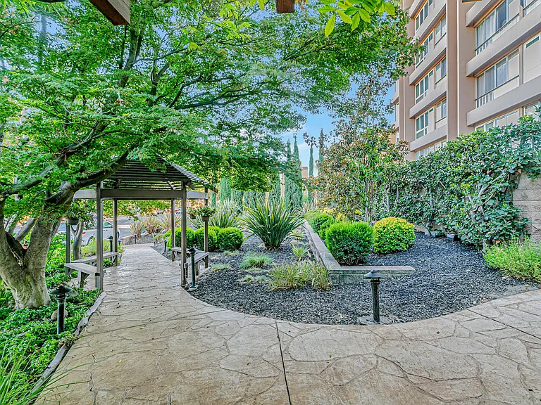 1700 Civic Center Dr #707 — Photo 49