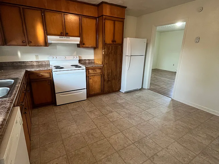Apartment Heights — Photo 12