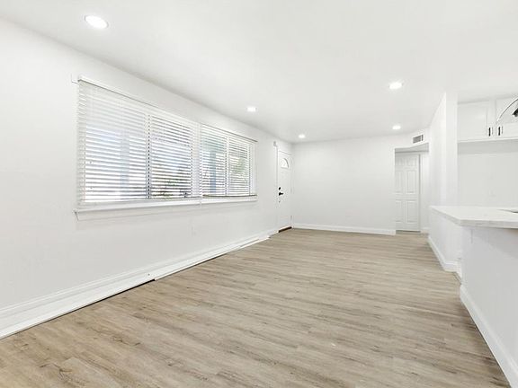 5th image of 105 Brunswick Ct
