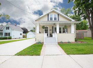 607 E Main St, Little Chute, WI 54140