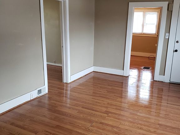 5th image of 2120 Sanford St #2