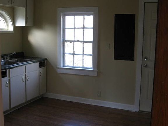 3rd image of 203 Mitchell St