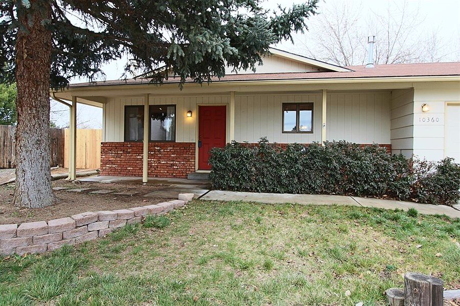 2nd image of 10360 W Poppy St