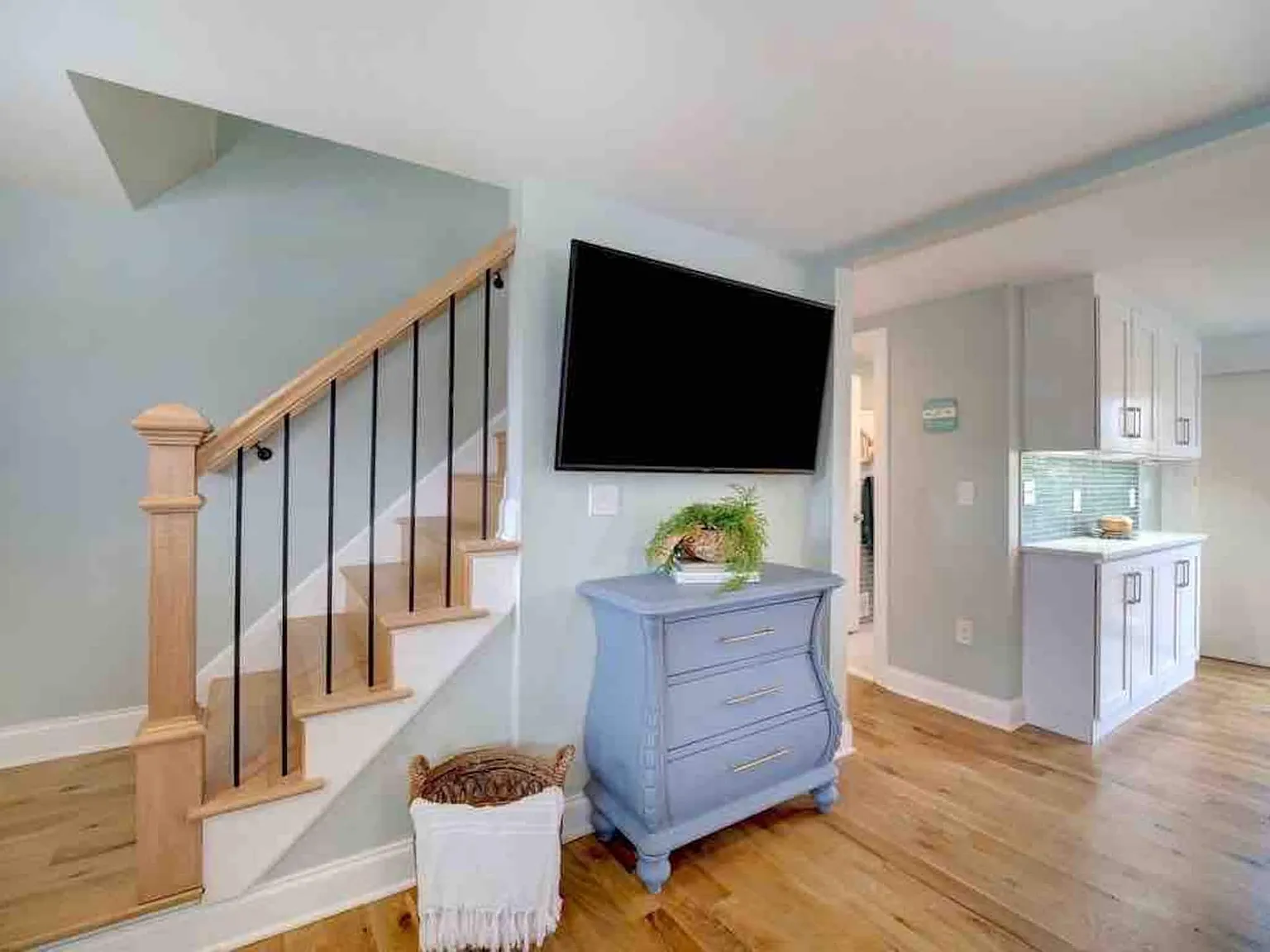 4 bed, 1339 sqft, $2,700 — Photo 1