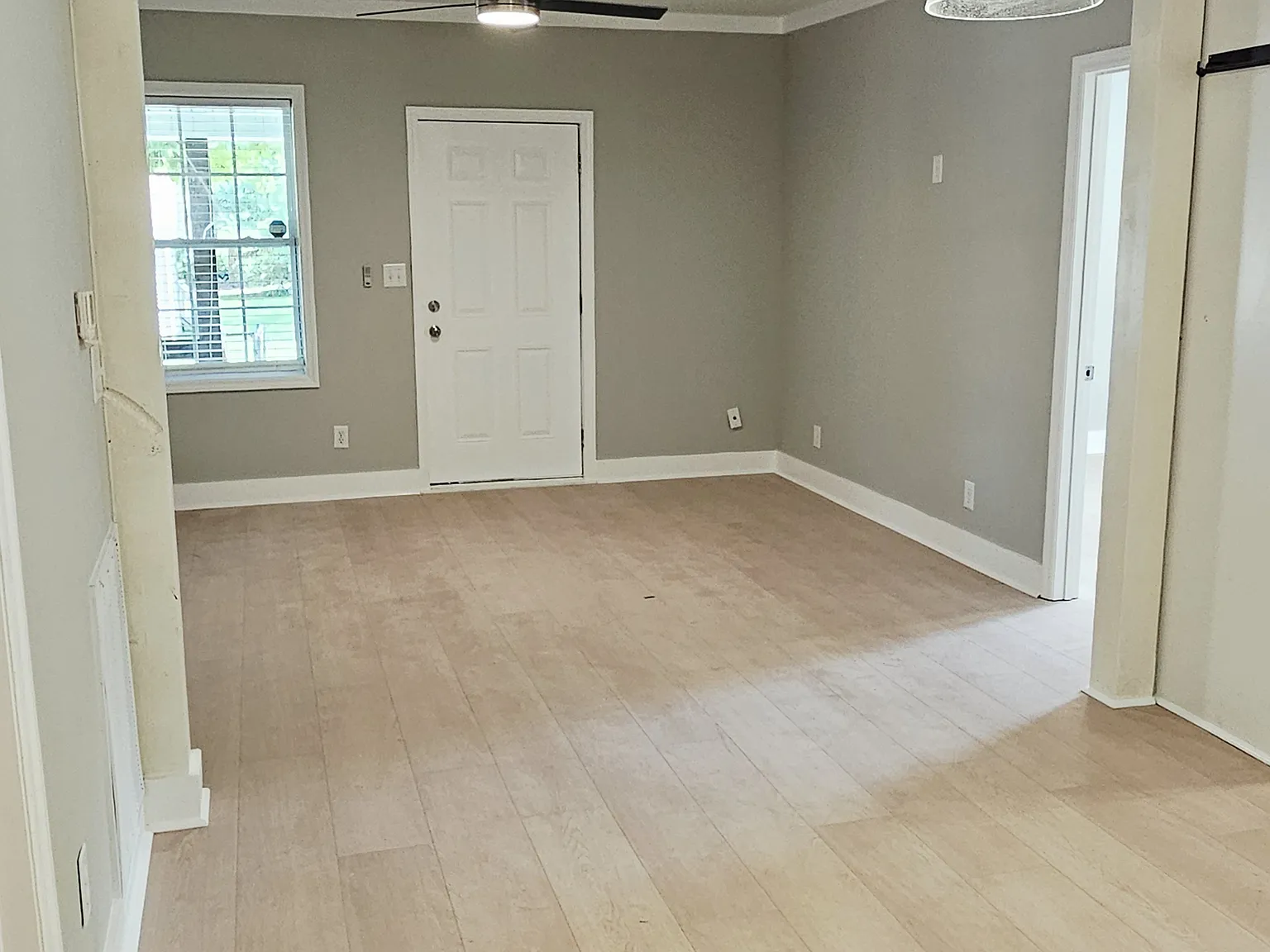 3 bed, 1298 sqft, $1,900 — Photo 4