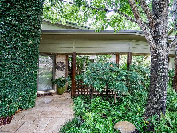 4th image of 3034 La Quinta Dr