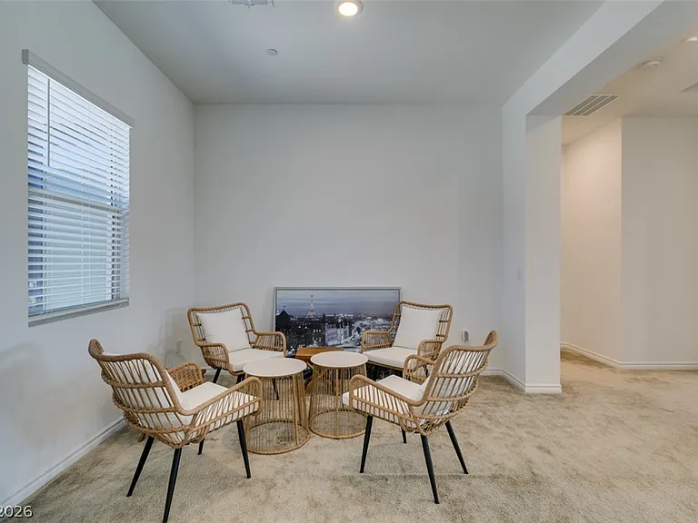 988 Edinburgh Fields Ct — Photo 7