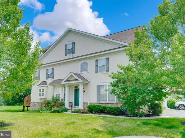301 Rolling Hill Dr, Plymouth Meeting, PA 19462