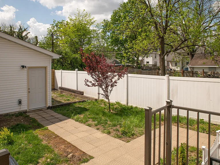 2029-2031 Fairmont Ave — Photo 43