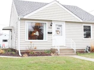 723 S 94th St, West Allis, WI 53214