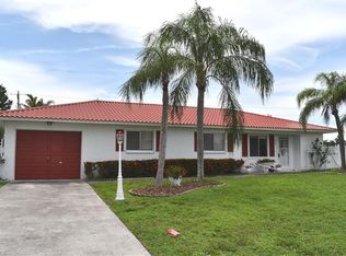 420 SE Santa Barbara Pl, Cape Coral, FL 33990