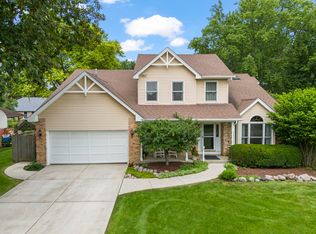 2002 Middleton Dr, Wheaton, IL