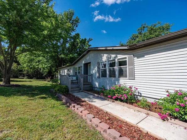 1905 SW Sunny Hills Rd, El Dorado, KS 67042