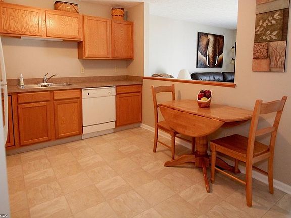 3rd image of 33461 Halle Ct