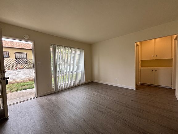 3rd image of 943 Wilbur Ave