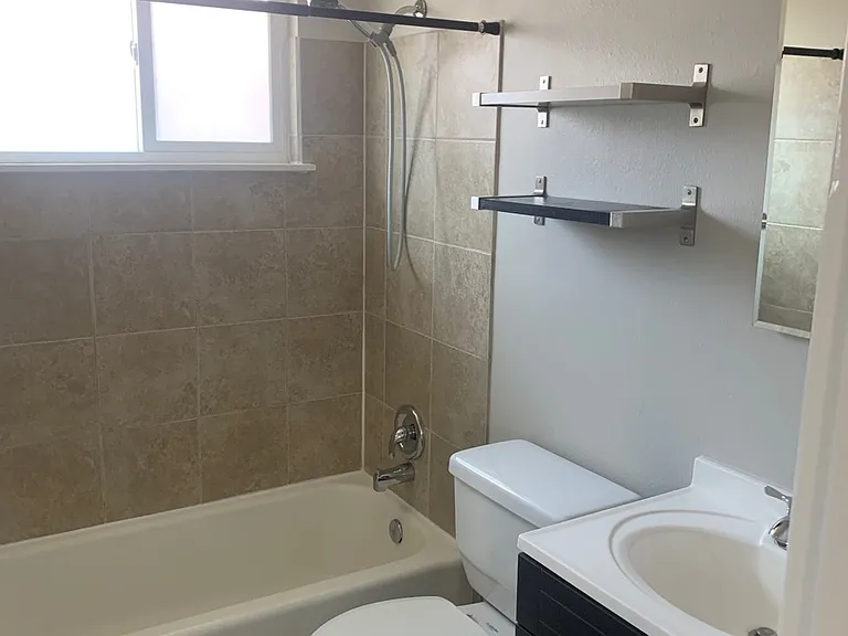 3611 Locust St — Photo 12