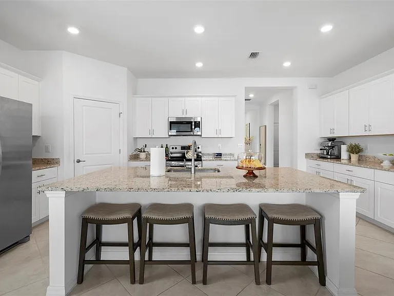 1889 Saddlewood Cir — Photo 7