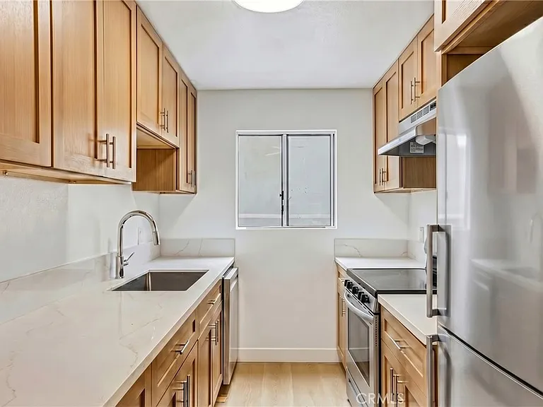 443 Bent St — Photo 5
