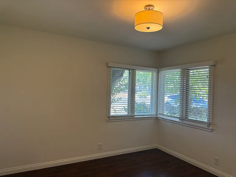 2930 Sheffield Rd — Photo 8